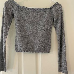Hollister XS off the shoulder lettuce trimmed gray crop top